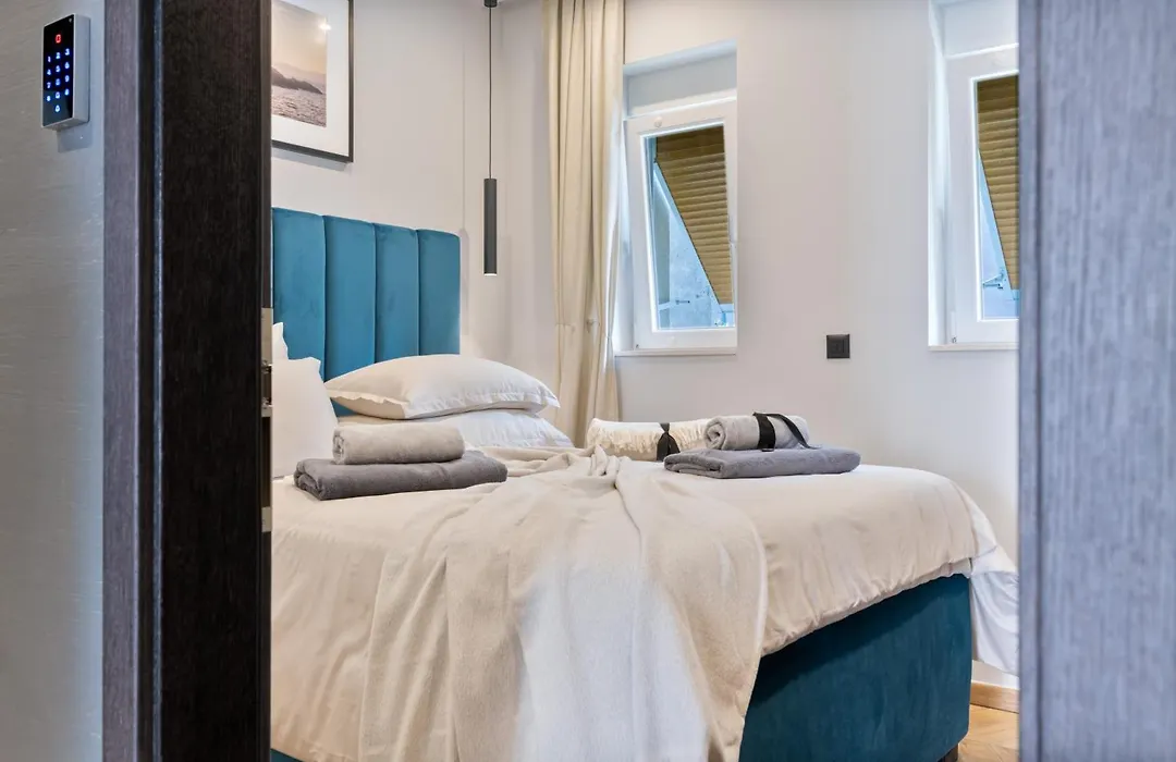 West Coast Deluxe Rooms-1